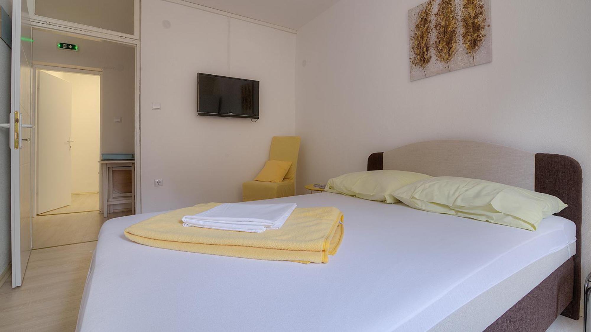 Apartments & Rooms Josephine セニ エクステリア 写真