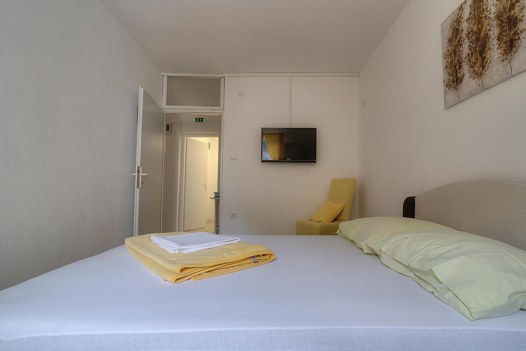 Apartments & Rooms Josephine セニ エクステリア 写真