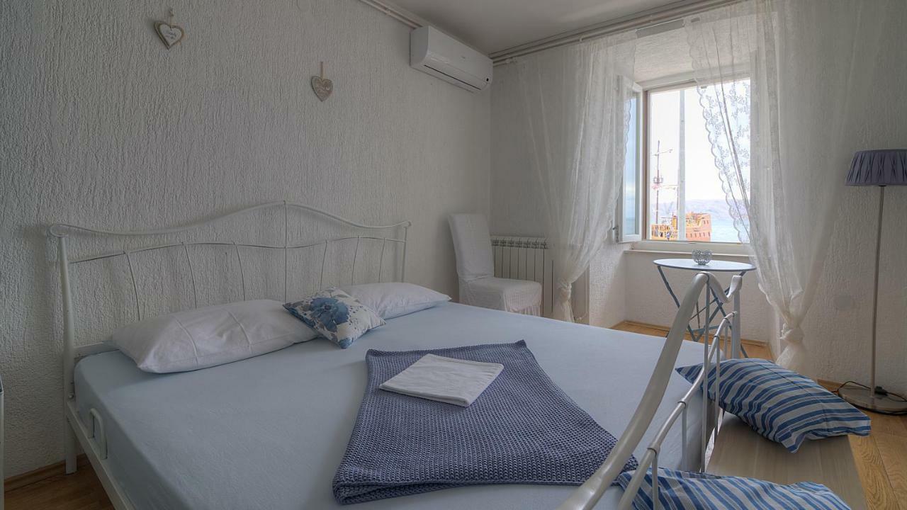 Apartments & Rooms Josephine セニ エクステリア 写真