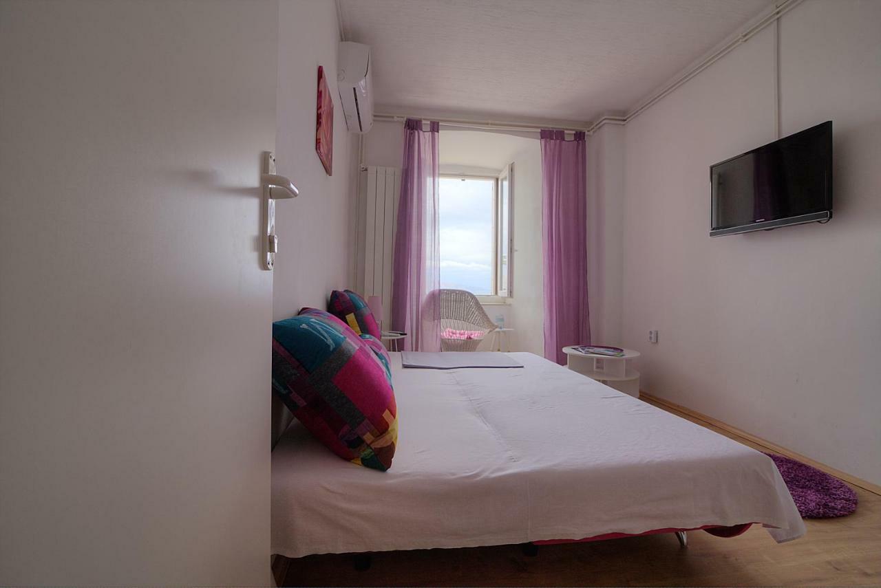 Apartments & Rooms Josephine セニ エクステリア 写真