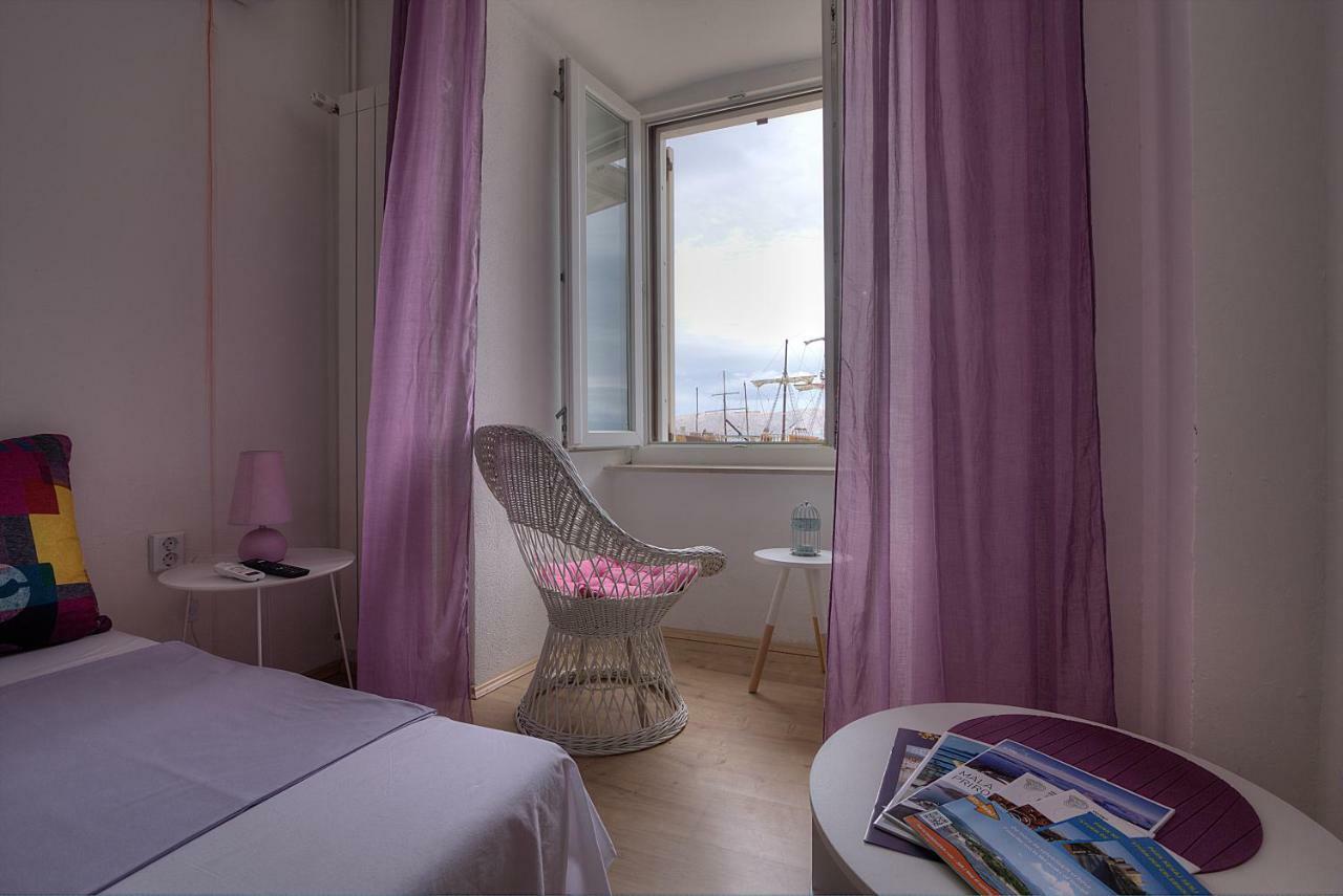Apartments & Rooms Josephine セニ エクステリア 写真